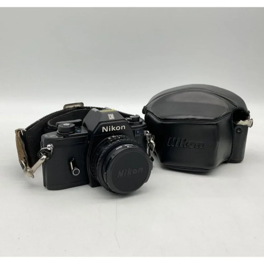 Nikon Series E 35mm Film Camera,‎ SB-E Speedlight Vivitar Lens Cases Untested